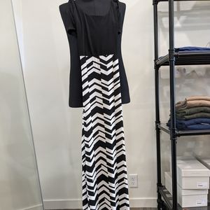 Maxi dress with criss cross back